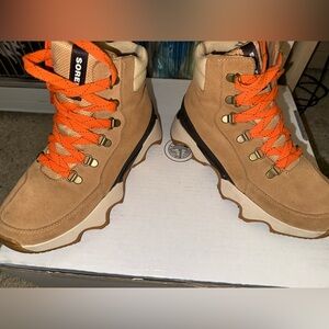 Sorel Women’s Suede Lace-Up Winter / Hiking Boots